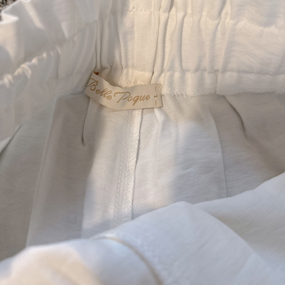 High Waist Pleated Women’s Shorts - White - Picture 11 of 16
